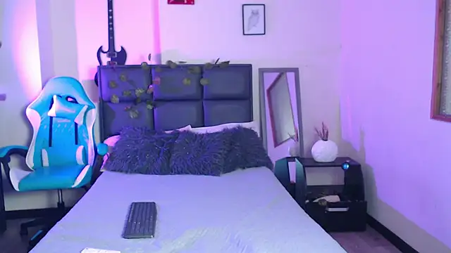 Snapshot of Amnesia_ chatting on October 6, 2025, 12:28 pm Amnesia online show from October 6, 2025, 12:28 pm