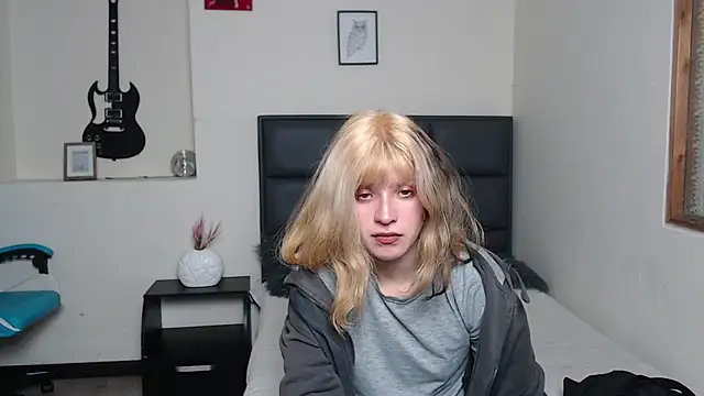 Snapshot of Amnesia_ chatting on October 30, 2025, 2:25 pm Amnesia online show from October 30, 2025, 2:25 pm