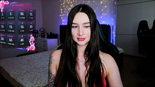 Veronica Larsson online show from June 30, 2026, 3:56 pm