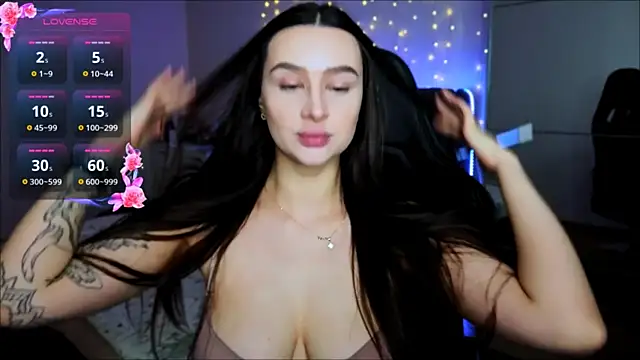 Veronica Larsson online show from July 3, 2026, 4:46 pm