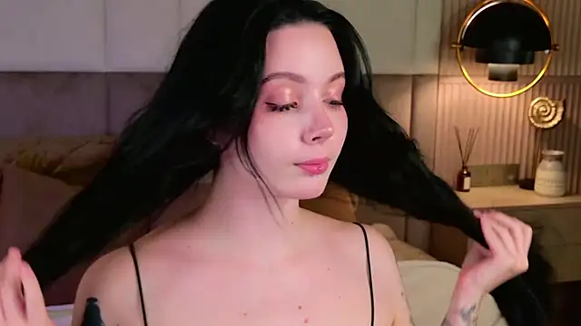 Snapshot of Goldy_Stark chatting on October 4, 2025, 8:32 pm Goldy Stark online show from October 4, 2025, 8:32 pm