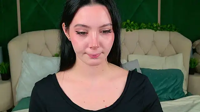 Snapshot of Goldy_Stark chatting on September 13, 2025, 8:31 pm Goldy Stark online show from September 13, 2025, 8:31 pm