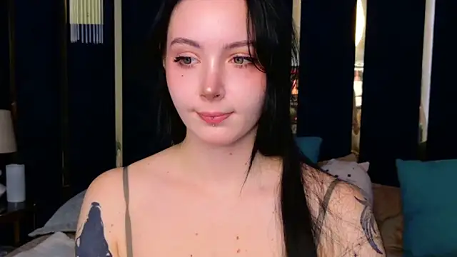 Snapshot of Goldy_Stark chatting on September 15, 2025, 8:42 pm Goldy Stark online show from September 15, 2025, 8:42 pm