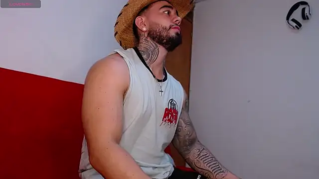 tommyblessd1 online show from November 4, 2025, 9:24 am