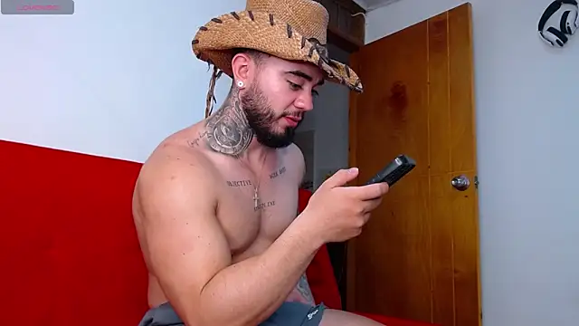 tommyblessd1 online show from October 13, 2025, 8:32 pm