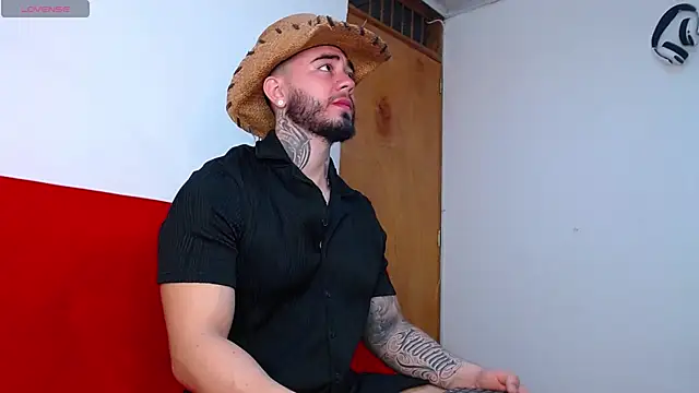 tommyblessd1 online show from September 10, 2025, 7:57 pm