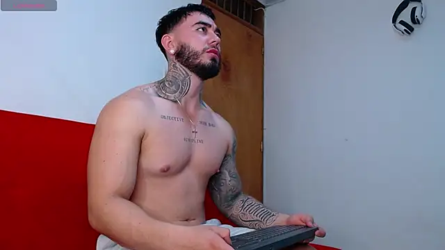 tommyblessd1 online show from September 28, 2025, 6:20 am