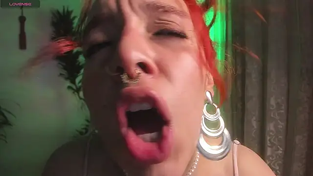 bri von dhara   online show from October 30, 2025, 11:41 am