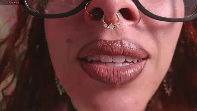 bri von dhara   online show from March 19, 2026, 1:38 am