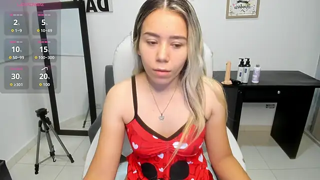 Snapshot of Aiilyn_Ds chatting on September 19, 2025, 9:35 am Aiilyn Ds online show from September 19, 2025, 9:35 am