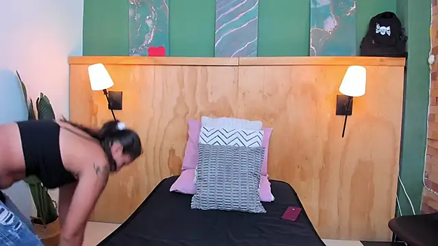 Snapshot of aliceandsia chatting on November 21, 2025, 7:02 pm aliceandsia online show from November 21, 2025, 7:02 pm