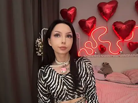 Lina Thornton  online show from July 28, 2026, 8:52 pm