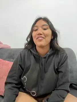 Snapshot of SharaRous chatting on October 20, 2025, 11:55 am SharaRous online show from October 20, 2025, 11:55 am