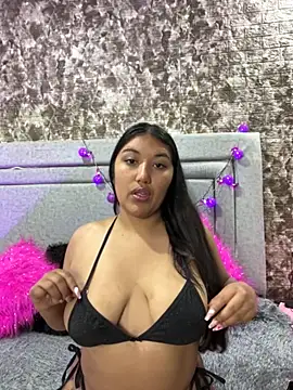 Snapshot of SharaRous chatting on October 4, 2025, 11:56 am SharaRous online show from October 4, 2025, 11:56 am