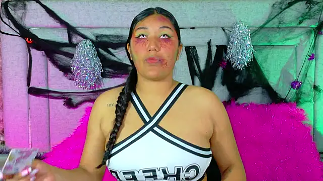 Snapshot of SharaRous chatting on October 31, 2025, 12:46 pm SharaRous online show from October 31, 2025, 12:46 pm