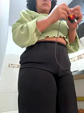 Snapshot of Rizos_hot_official chatting on October 12, 2025, 7:04 pm Rizos hot official online show from October 12, 2025, 7:04 pm