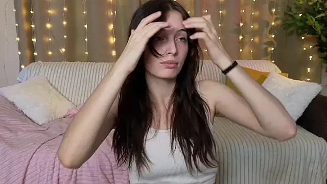 VernaWylie online show from October 6, 2025, 6:41 pm