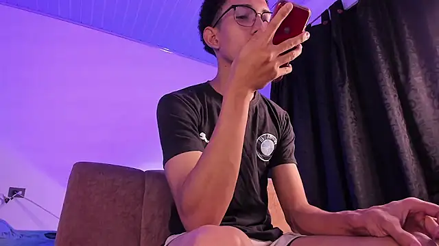 Cj davis  online show from November 11, 2025, 2:39 am