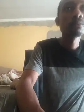 Snapshot of Hidden_African_Fruit chatting on December 5, 2025, 6:34 am Hidden African Fruit online show from December 5, 2025, 6:34 am