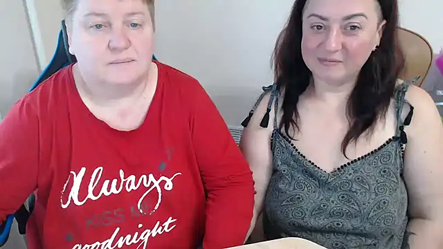 Snapshot of Bertie_Adeline chatting on November 30, 2025, 10:16 am Bertie Adeline online show from November 30, 2025, 10:16 am