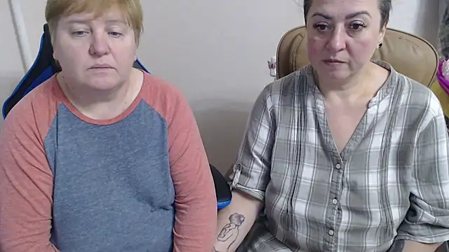 Snapshot of Bertie_Adeline chatting on October 24, 2025, 3:11 pm Bertie Adeline online show from October 24, 2025, 3:11 pm