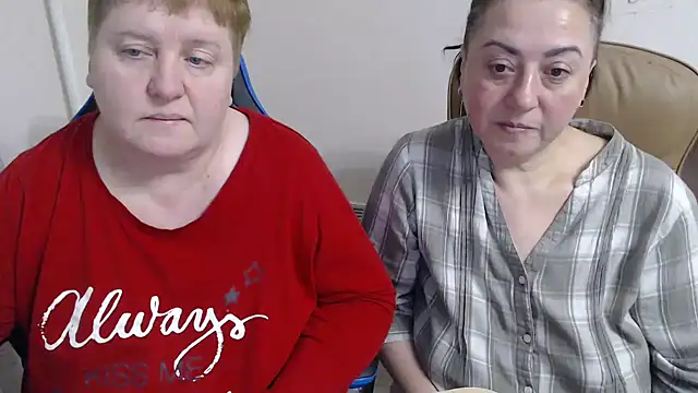 Snapshot of Bertie_Adeline chatting on November 25, 2025, 6:08 pm Bertie Adeline online show from November 25, 2025, 6:08 pm