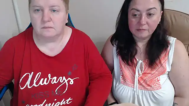 Snapshot of Bertie_Adeline chatting on November 24, 2025, 4:40 pm Bertie Adeline online show from November 24, 2025, 4:40 pm