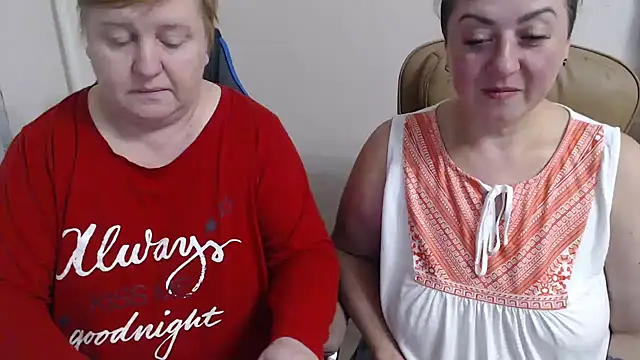 Snapshot of Bertie_Adeline chatting on October 29, 2025, 7:02 pm Bertie Adeline online show from October 29, 2025, 7:02 pm