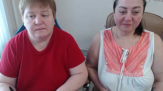 Snapshot of Bertie_Adeline chatting on January 15, 2026, 9:01 am Bertie Adeline online show from January 15, 2026, 9:01 am