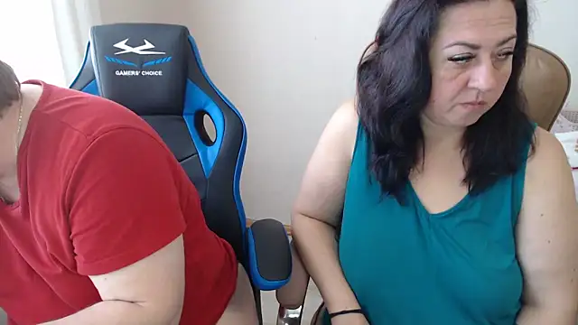 Snapshot of Bertie_Adeline chatting on September 21, 2025, 6:29 am Bertie Adeline online show from September 21, 2025, 6:29 am