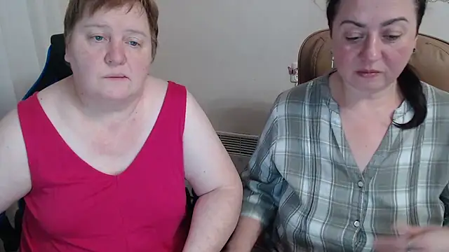 Snapshot of Bertie_Adeline chatting on January 14, 2026, 7:06 pm Bertie Adeline online show from January 14, 2026, 7:06 pm