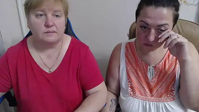 Snapshot of Bertie_Adeline chatting on November 3, 2025, 3:04 pm Bertie Adeline online show from November 3, 2025, 3:04 pm