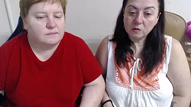 Snapshot of Bertie_Adeline chatting on January 12, 2026, 8:25 pm Bertie Adeline online show from January 12, 2026, 8:25 pm