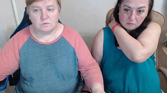 Snapshot of Bertie_Adeline chatting on October 26, 2025, 8:09 pm Bertie Adeline online show from October 26, 2025, 8:09 pm