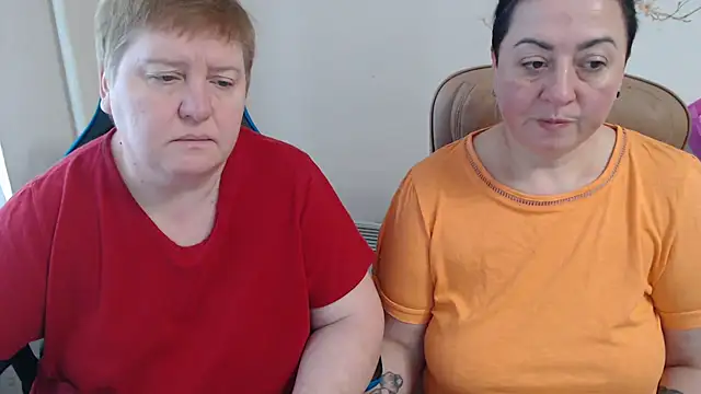 Snapshot of Bertie_Adeline chatting on December 21, 2025, 9:22 am Bertie Adeline online show from December 21, 2025, 9:22 am