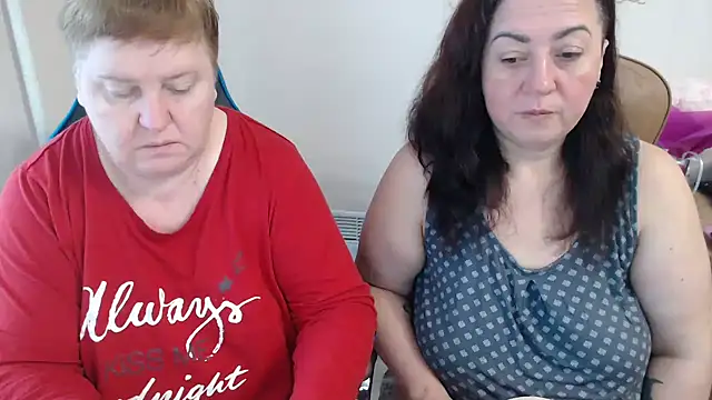 Snapshot of Bertie_Adeline chatting on December 5, 2025, 8:02 am Bertie Adeline online show from December 5, 2025, 8:02 am