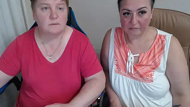 Snapshot of Bertie_Adeline chatting on September 25, 2025, 6:47 pm Bertie Adeline online show from September 25, 2025, 6:47 pm