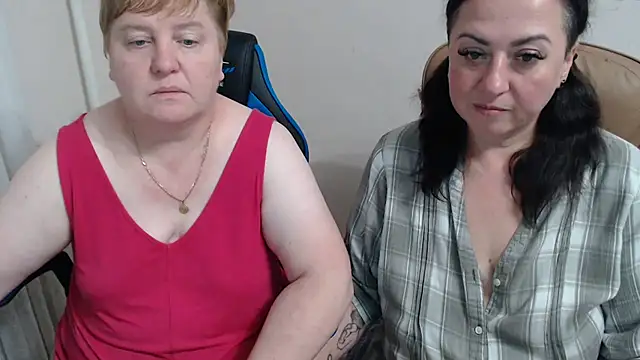 Snapshot of Bertie_Adeline chatting on October 4, 2025, 8:21 pm Bertie Adeline online show from October 4, 2025, 8:21 pm