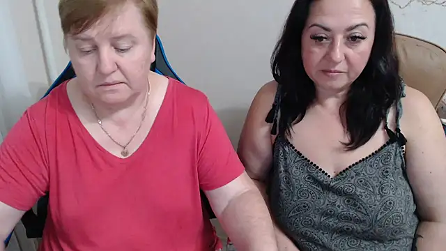 Snapshot of Bertie_Adeline chatting on September 29, 2025, 8:25 pm Bertie Adeline online show from September 29, 2025, 8:25 pm