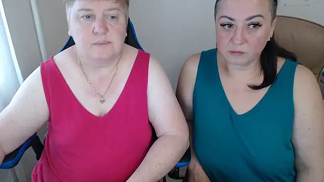 Snapshot of Bertie_Adeline chatting on September 19, 2025, 2:54 pm Bertie Adeline online show from September 19, 2025, 2:54 pm