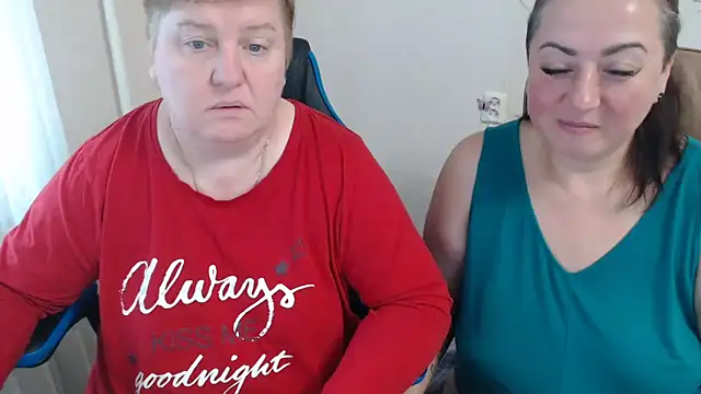 Snapshot of Bertie_Adeline chatting on October 9, 2025, 7:31 am Bertie Adeline online show from October 9, 2025, 7:31 am