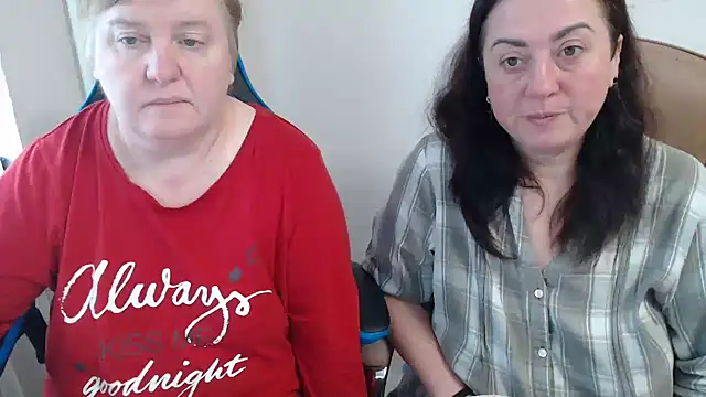 Snapshot of Bertie_Adeline chatting on November 13, 2025, 7:45 am Bertie Adeline online show from November 13, 2025, 7:45 am