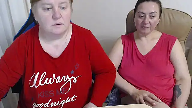 Snapshot of Bertie_Adeline chatting on November 8, 2025, 8:34 pm Bertie Adeline online show from November 8, 2025, 8:34 pm