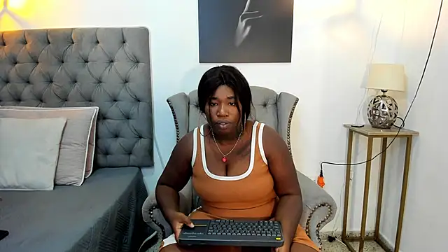 Snapshot of nahiroby_ebony chatting on September 17, 2025, 6:54 pm nahiroby ebony online show from September 17, 2025, 6:54 pm