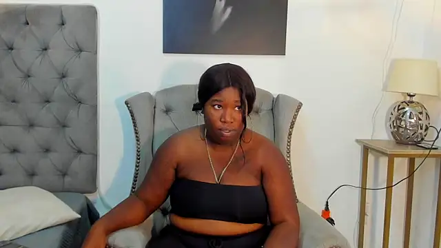 Snapshot of nahiroby_ebony chatting on October 6, 2025, 6:52 pm nahiroby ebony online show from October 6, 2025, 6:52 pm