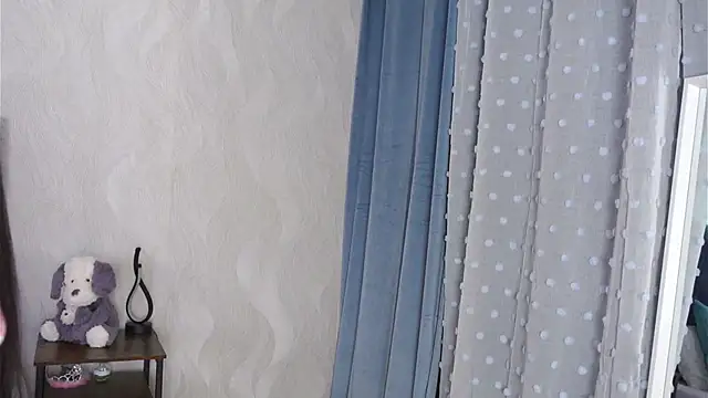 EmilyPrincy online show from November 28, 2025, 6:13 am