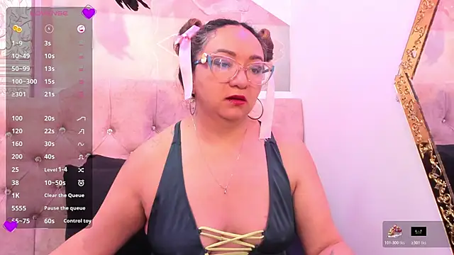 Snapshot of leyla_smithh chatting on October 30, 2025, 12:14 pm leyla smithh online show from October 30, 2025, 12:14 pm