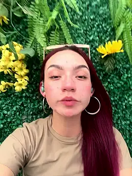 Red kytty6 online show from May 9, 2026, 6:44 pm