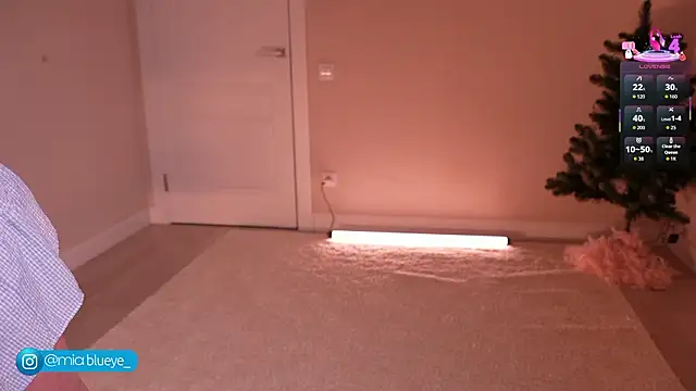 Miablueye online show from February 19, 2026, 4:37 pm