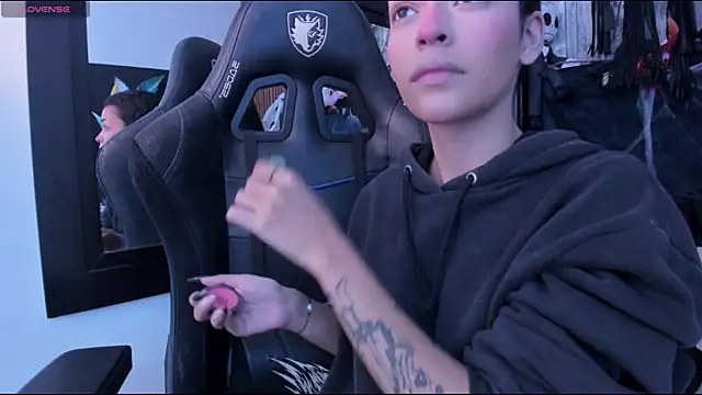 AnnyKitty  online show from October 23, 2025, 4:22 am